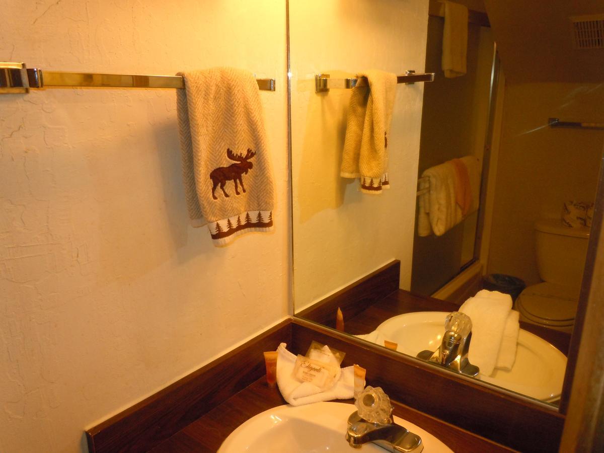Two-Bedroom Plus Den Economy Unit #81 By Escape For All Seasons Bus Lic #23546 Big Bear Lake Εξωτερικό φωτογραφία